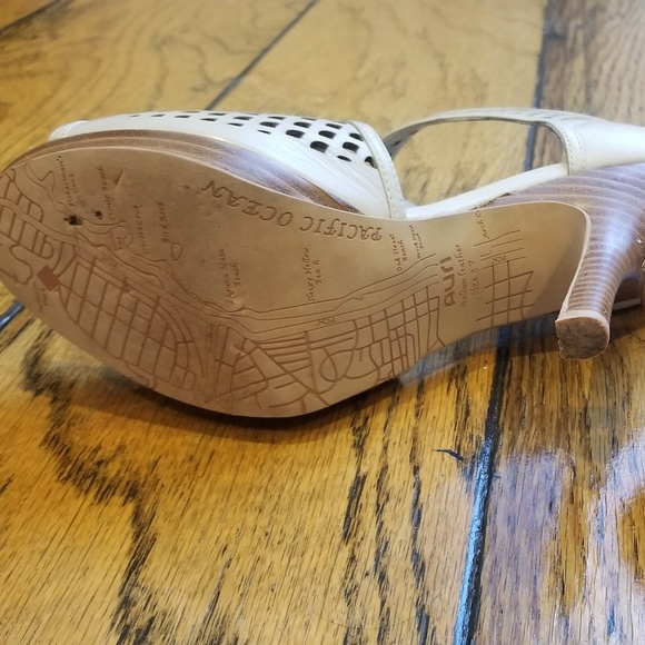 Stilettos - Picture 2 of 4